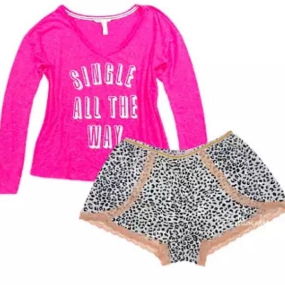 Victoria’s Secret Soft long sleeve V neck top & animal print shorts pajama set S - Picture 2 of 6